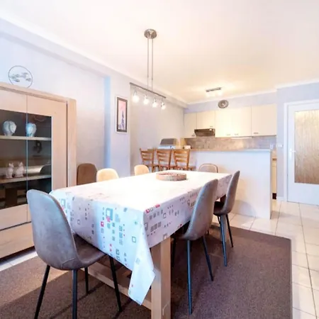 Spacious In Apartment *