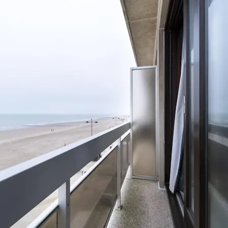 In Near & Casino شقة *